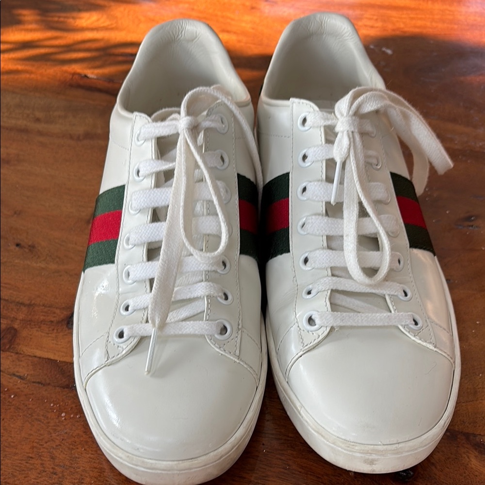 Gucci White Leather Sneakers with Green and Red Web Stripe